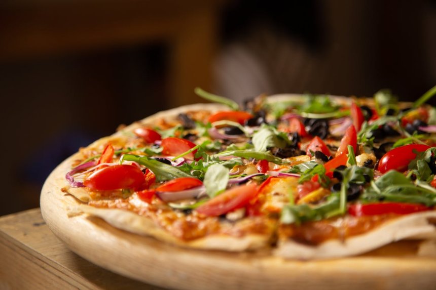 pizza - Aşpaz koməkçisi tələb olunur