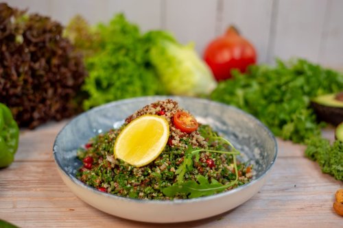 Soyuq bolume salatci teleb olunur