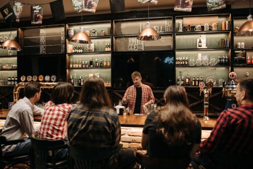 Aşpaz tələb olunur - Pub restorana