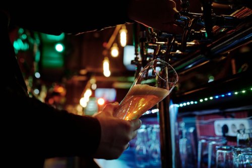 Sahildə yerləşən Pub-Restoran üçün, Aşpaz tələb olunur