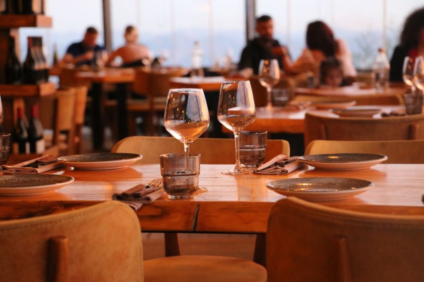 PUB-da işlər - Maaş 500- 2500 manat civarında