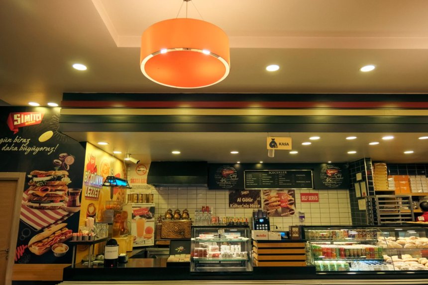 Aşbaz tələb olunur - fast food